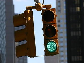 Mô hình đèn giao thông cho giao lộ với PIC16F877