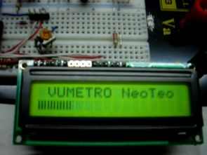 Level indicator with LCD VU Meter PIC16F877
