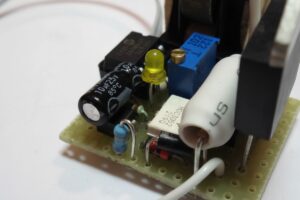 Electrode Heater Current Stabilization Circuit with PIC12F675