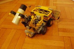 PIC16F877 ile 2 Adet Robot Projesi Lego Robot Engel Robotu