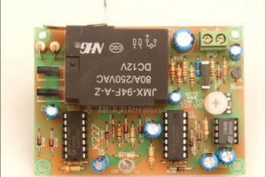 L4949 4093B ile Yedek Akü için Kontrol Devresi