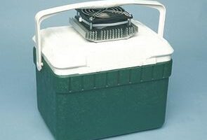 50W Peltier ile 12 Volt Beslemeli Mini Buz Dolabı