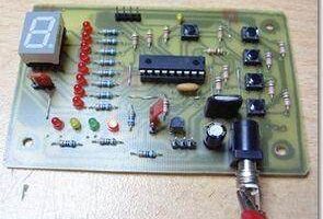 18 pin pic16f628 için basit deneme geliştirme devresi