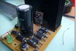 12volt 7amper akü şarj devresi bdx53 akım sınırlamalı
