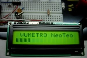 PIC16F877 ile LCD VU Metre Voltmetre Devresi ADC Göstergesi