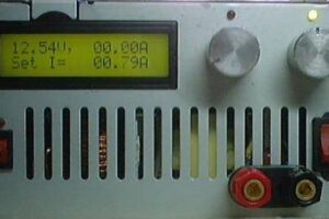 Atmega8 lcd voltmetre ampermetre 3-20v 01-10a güç kaynağı