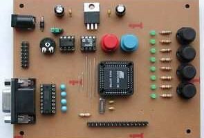 Atmel AT89C5131A AT89C51RB2 Deney devreleri