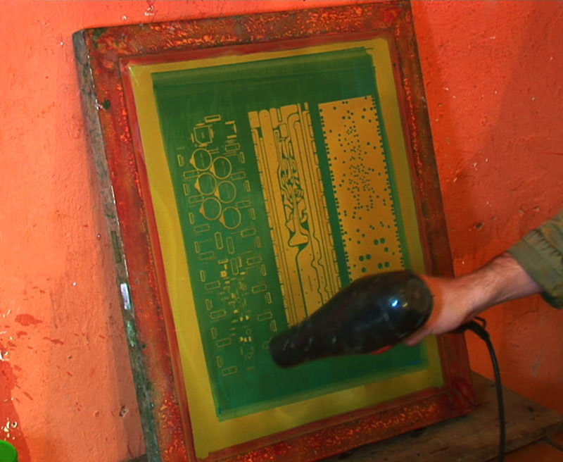 pozlama sonrasi baskiya hazir serigrafi elegi screen printing mesh ready for printing after exposure