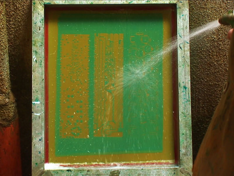 pozlama sonrasi emulsiyonun su ile acilmasi dilute the emulsion with water after exposure