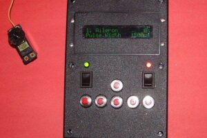 ATmega16 LCD Uçak Servo Kontrol Cihazı