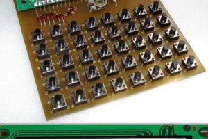 PIC16F873 İle LCD Göstergeli Hesap Makinesi Devresi