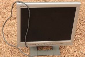 Eski  LCD Monitörünüzü Gizli Monitör Yapın
