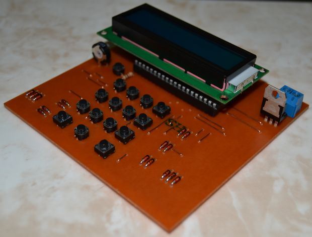chip-pic18f452-microchip-calculator-circuit