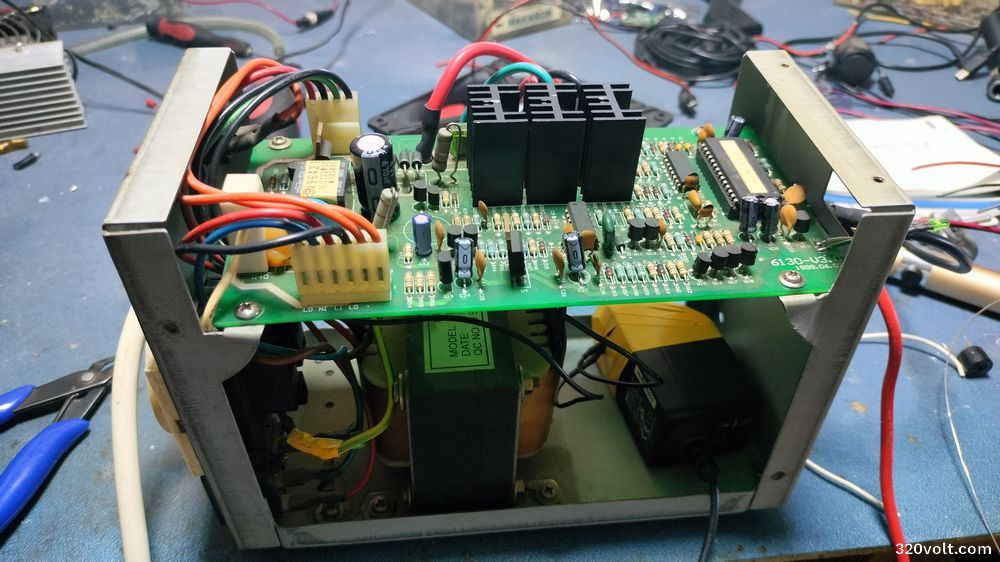 Ups mc68hc705 uninterruptible power supply