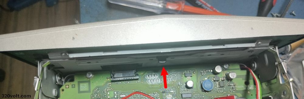 Delphi Grundig CD 30 MP3 Teyp Uzaktan Kumandalı USB Bluetooth Modül Montajı 6 Removing the front panel of the delphi grundig cd 30 mp3 tape recorder 2025