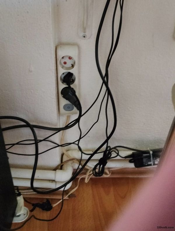 Standby mode power consumption save electricity and protect electrical devices 2